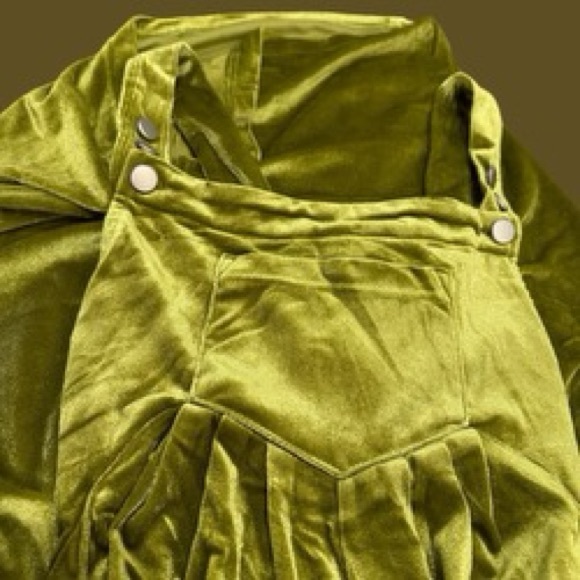 New Wide Leg Velvet Green Boho Jumpsuit
Overalls with Pockets - Picture 6 of 6
